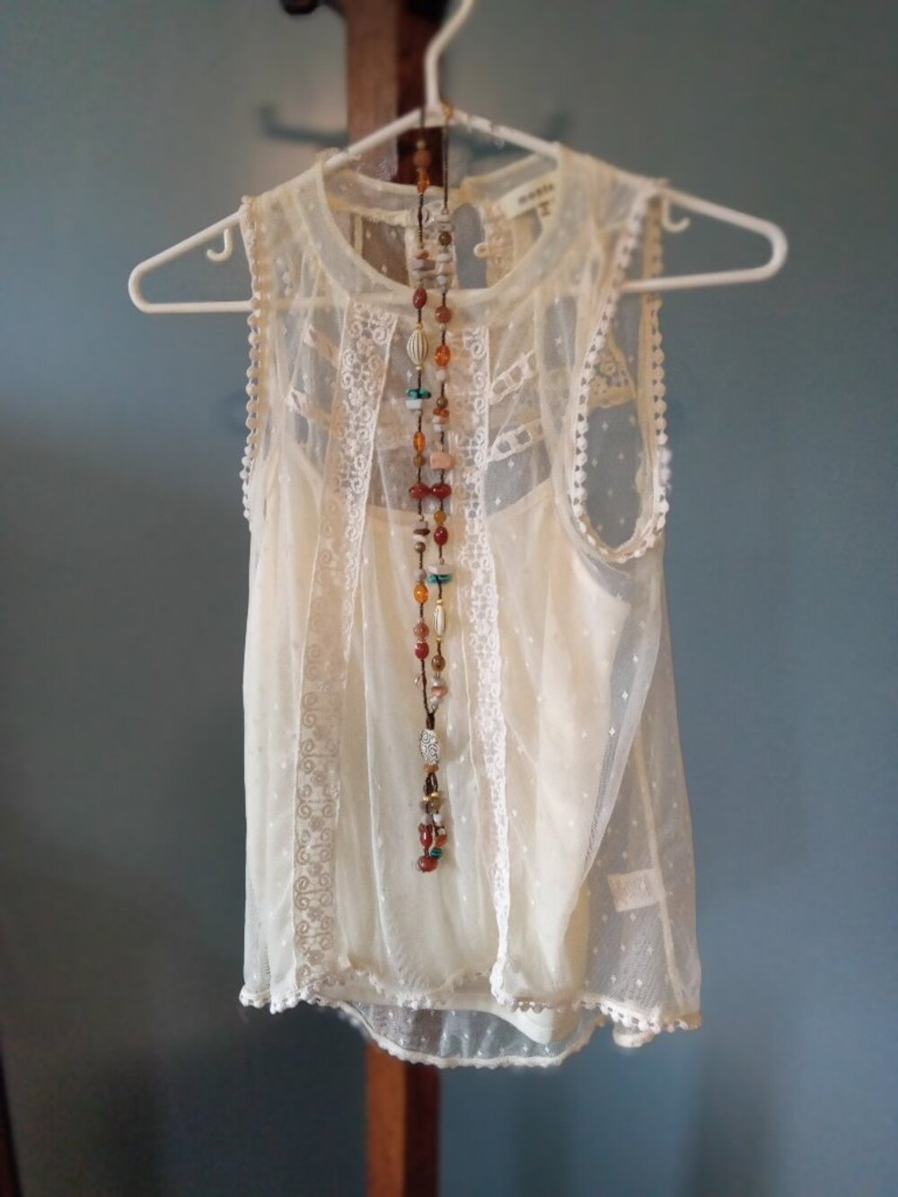 Ladies Monteau sheer layered sleeveless top size sm paired with vintage necklace